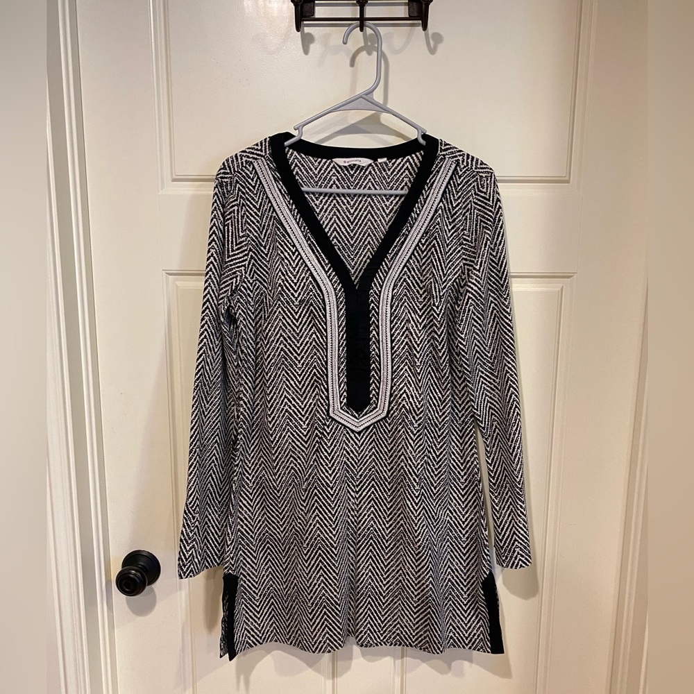 $89 Athleta Kimssa Tunic Swim Cover Up Herringbone Black & White Tassel Neck M